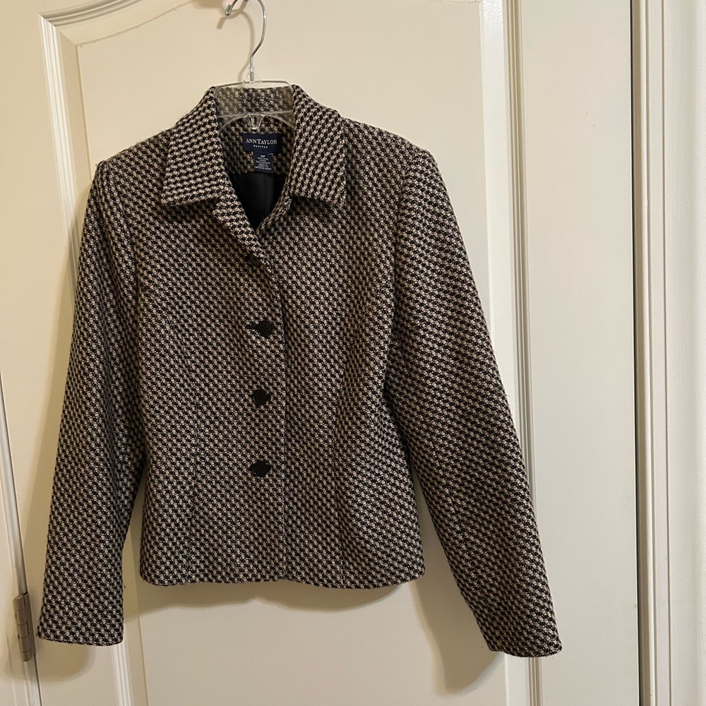 Ann Taylor business blazer 🖤 - Picture 3 of 6